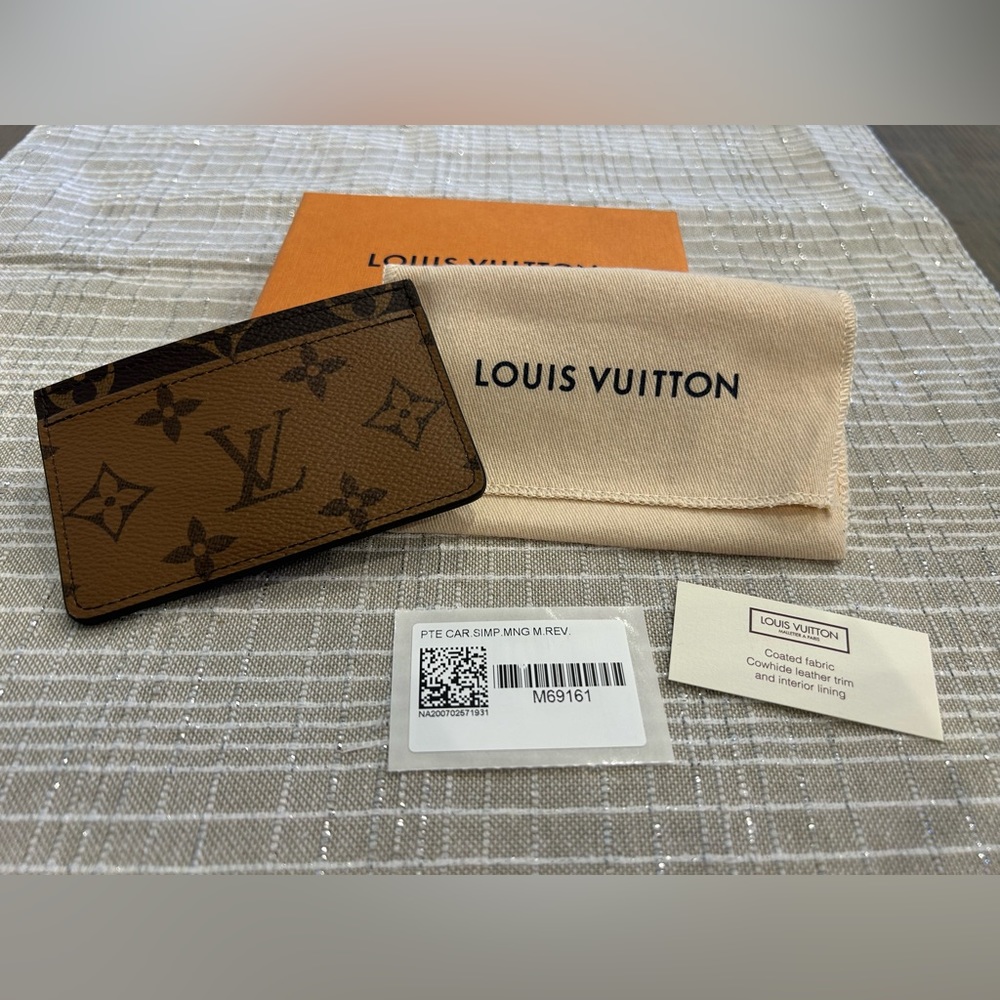 NWT - Louis Vuitton Reverse Monogram Cardholder